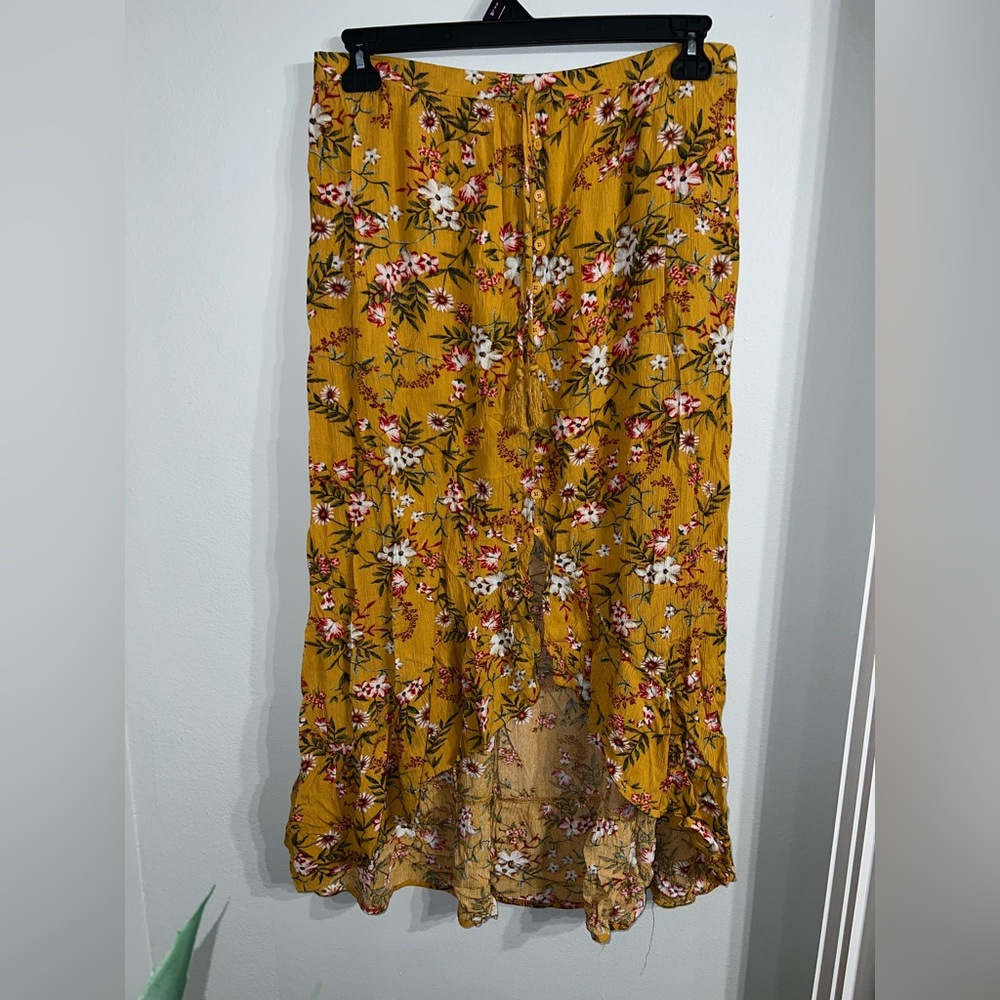 Chic Floral High-Low Skirt in Mustard